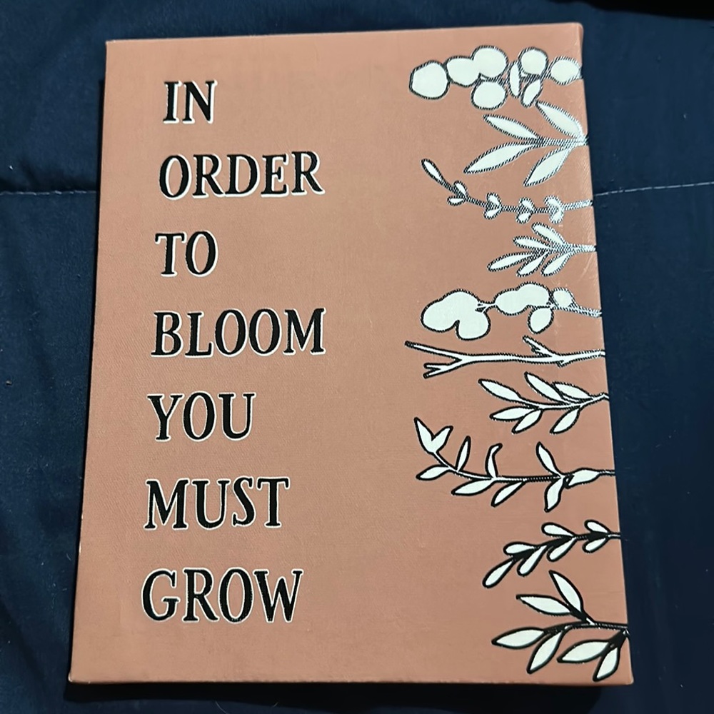 Pink sign for room